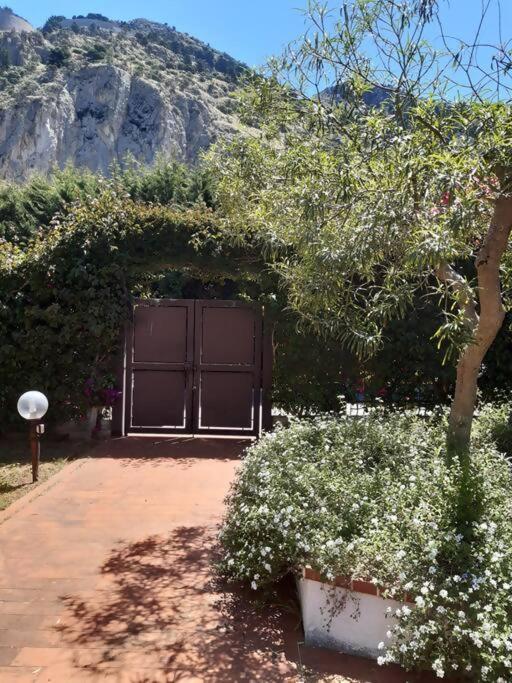 Da Nonna Cettina Appartamento In Villa Con Piscina Palermo Exterior photo